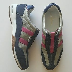 COLE HAHN Ladies Slip-Ons Suede Accents Size 6B